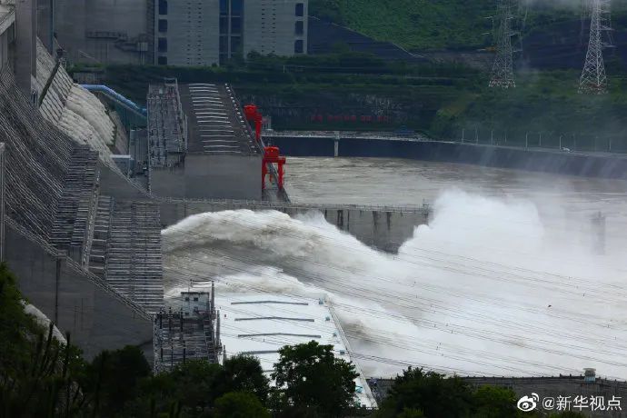 最新山峡泄洪情况