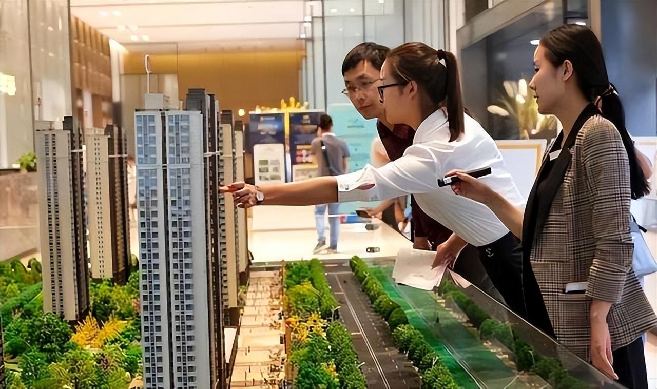 最新楼价下跌消息，市场趋势、原因分析及对策建议