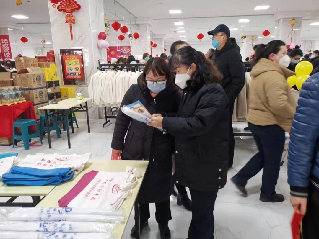 中国的最新病毒，科学防控与全球合作